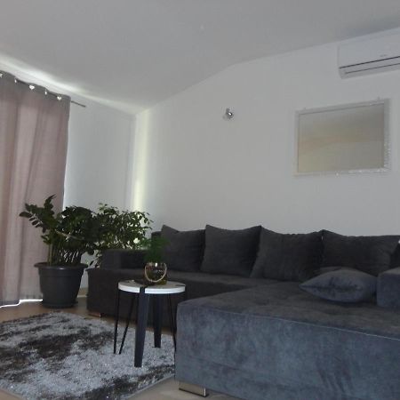 Apartmán Apartman Bozic Kaštel Štafilić Exteriér fotografie