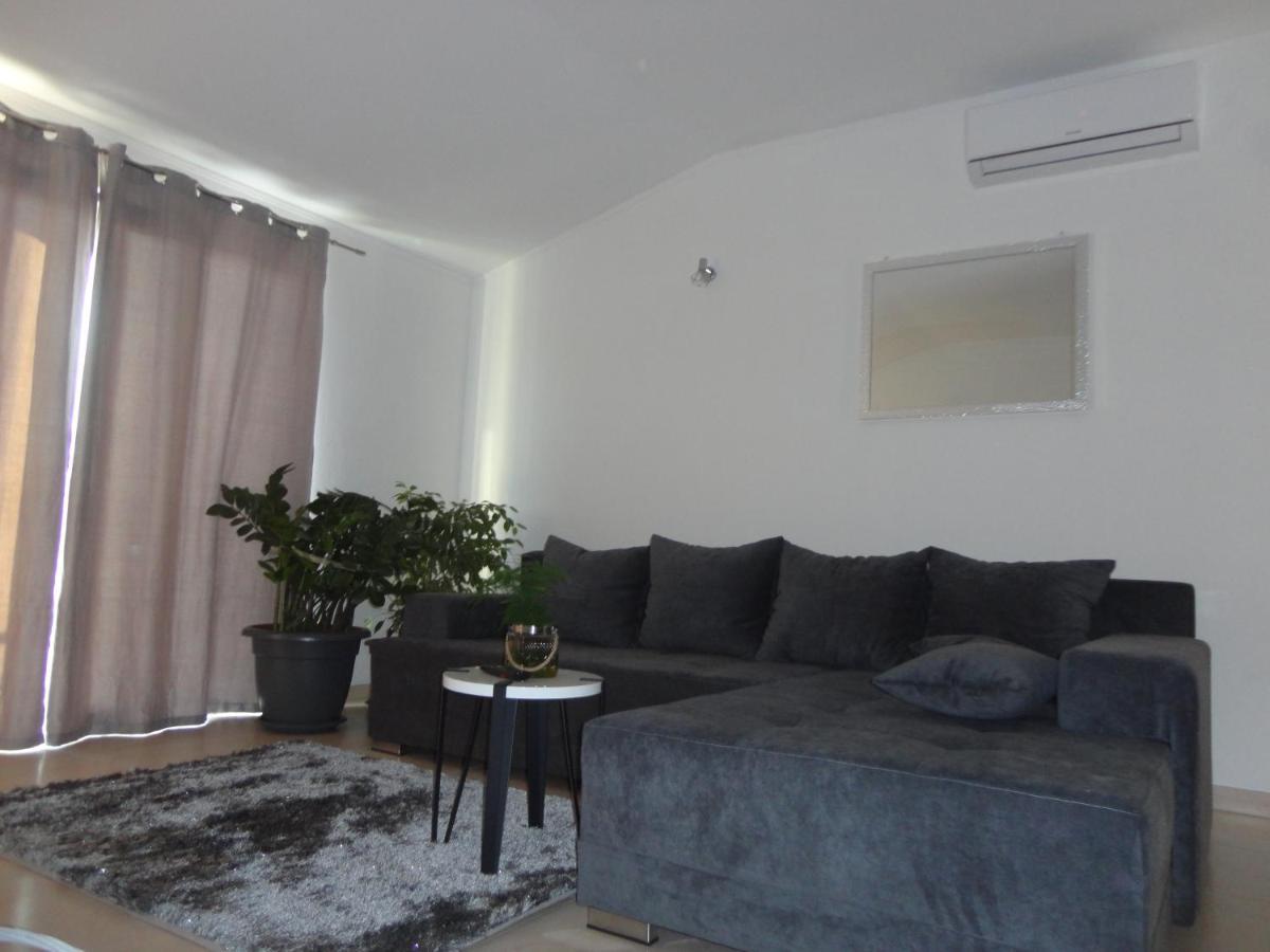 Apartmán Apartman Bozic Kaštel Štafilić Exteriér fotografie